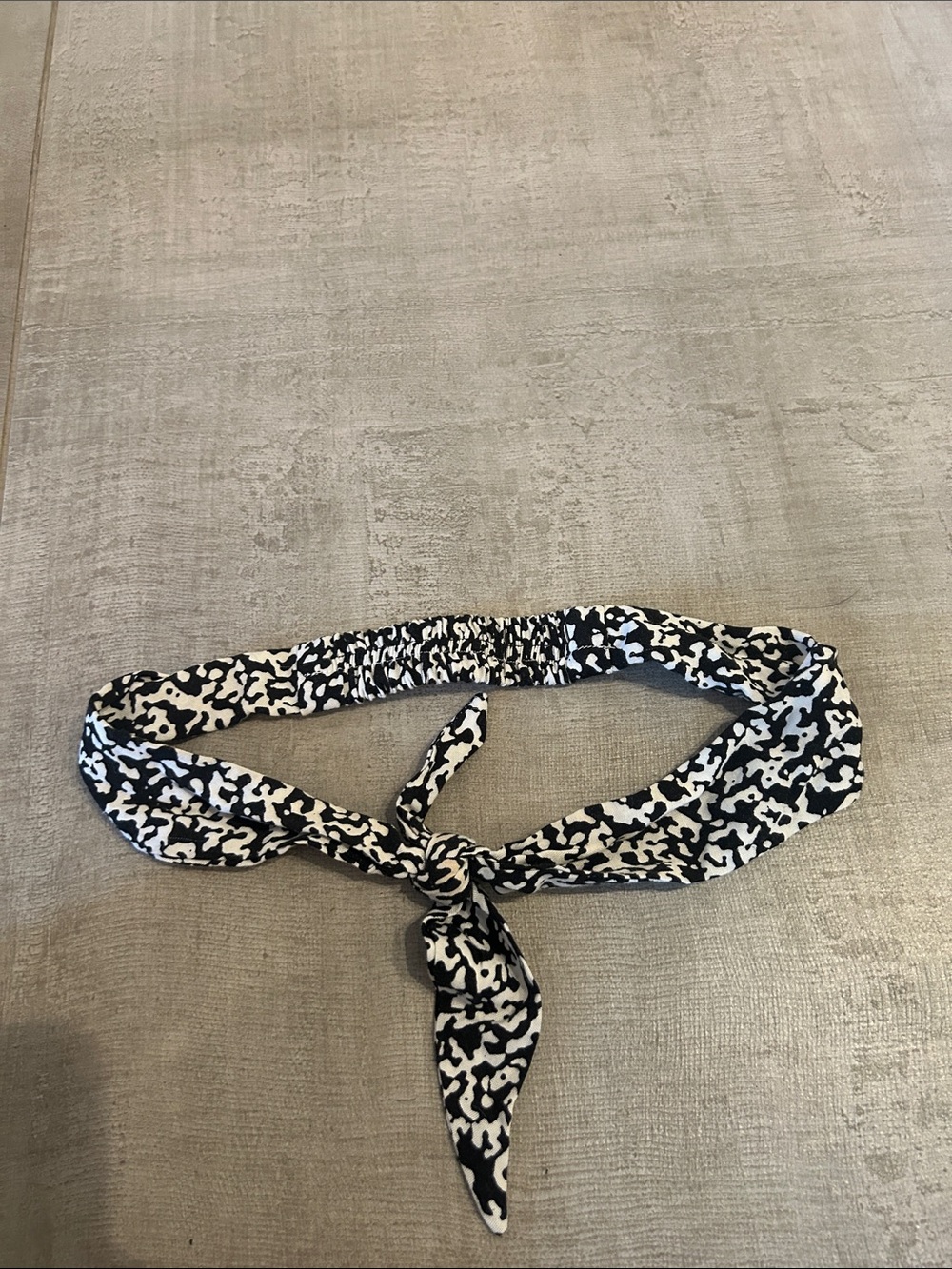 Black & White Printed Women's Headband with Knot. Athleta